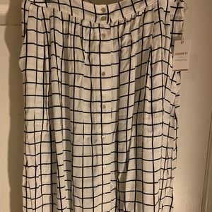 Xl Black and white striped skirt.